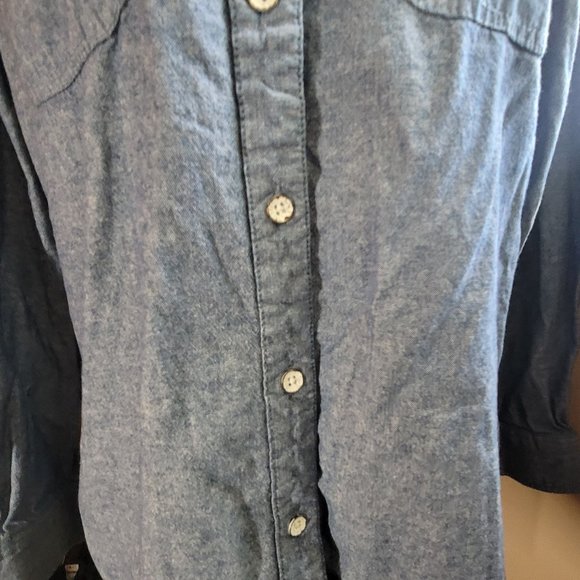Silver Jeans Co. Denim Shirt in Size M - Picture 8 of 15